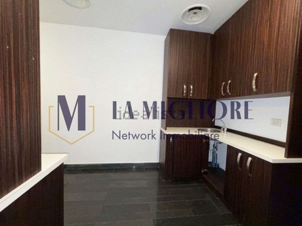 locale commerciale in affitto a Calenzano