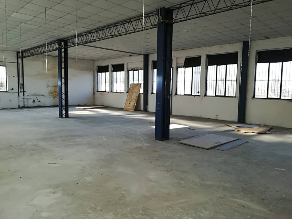 locale commerciale in affitto a Campi Bisenzio in zona San Donnino