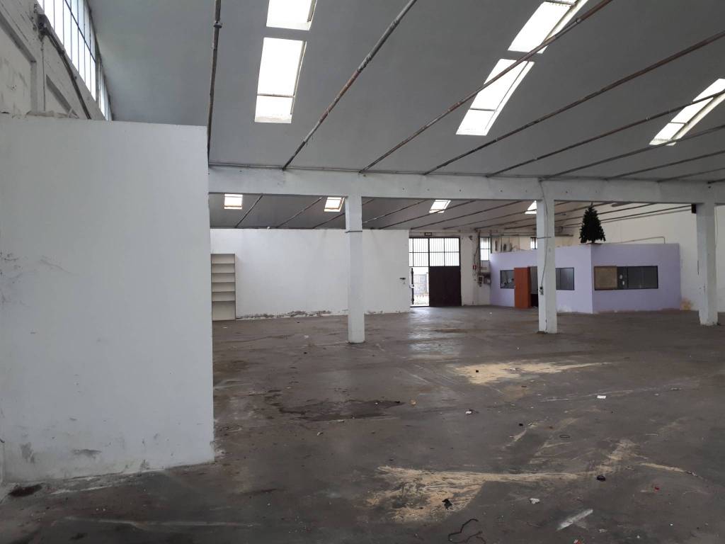 locale commerciale in affitto a Campi Bisenzio in zona Capalle