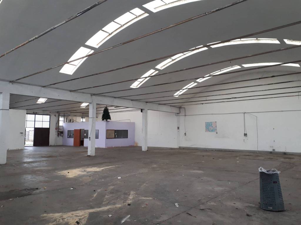 locale commerciale in affitto a Campi Bisenzio in zona Capalle