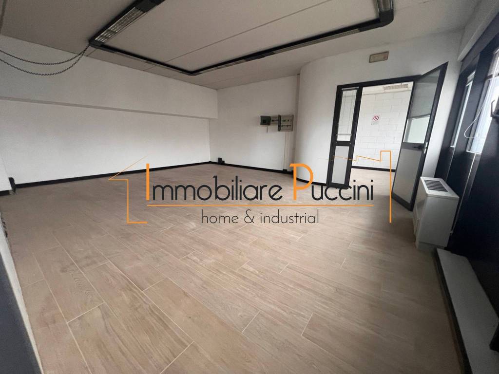 ufficio in affitto a Campi Bisenzio in zona Limite