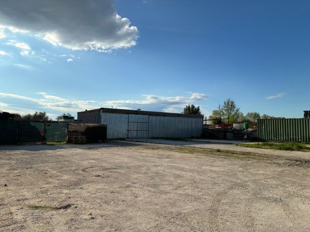 locale commerciale in affitto a Campi Bisenzio