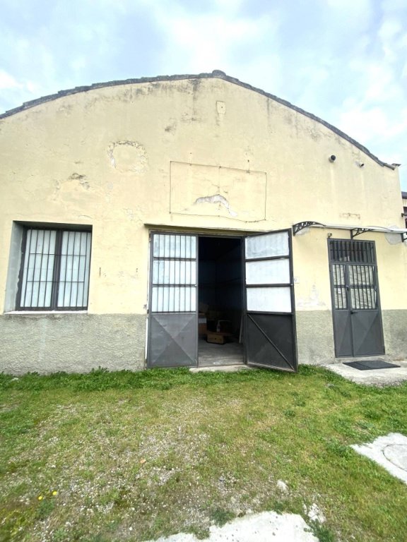 esavano in affitto a Campi Bisenzio