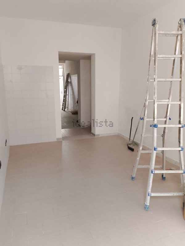 negozio in affitto a Campi Bisenzio