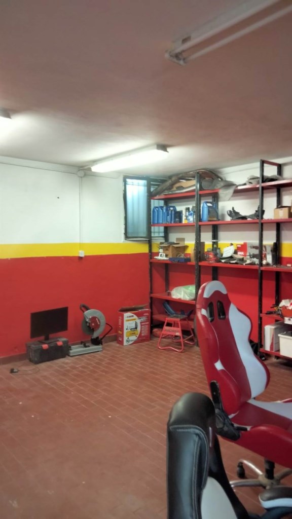 locale commerciale in affitto a Campi Bisenzio