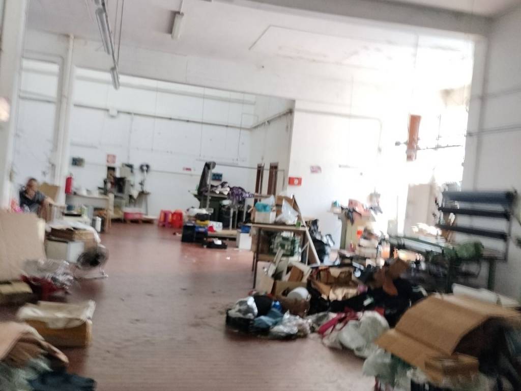 locale commerciale in affitto a Campi Bisenzio