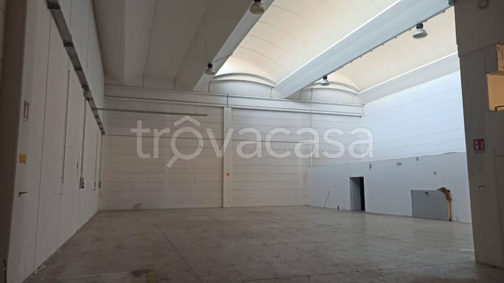 locale commerciale in affitto a Campi Bisenzio in zona San Giorgio a Colonica