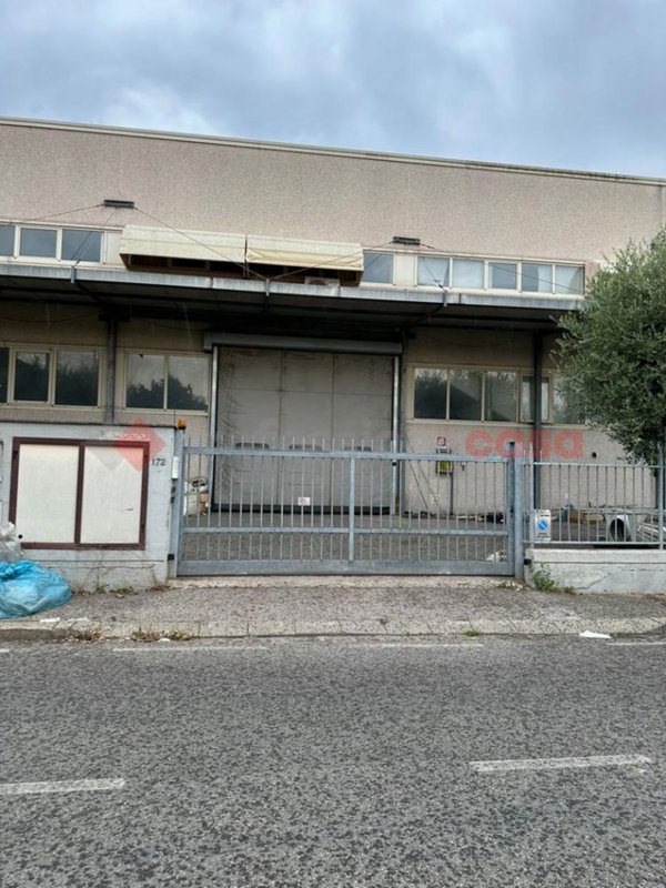 locale commerciale in affitto a Campi Bisenzio in zona Capalle