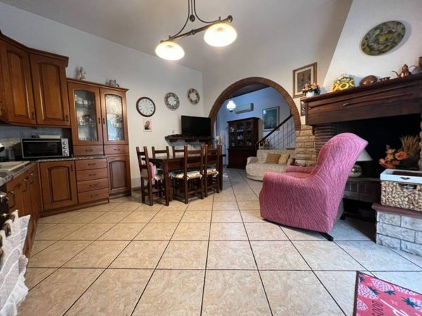 casa indipendente in affitto a Campi Bisenzio