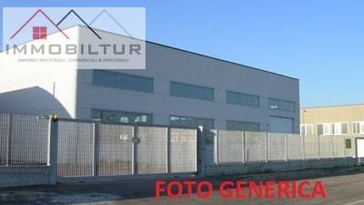 locale commerciale in affitto a Campi Bisenzio