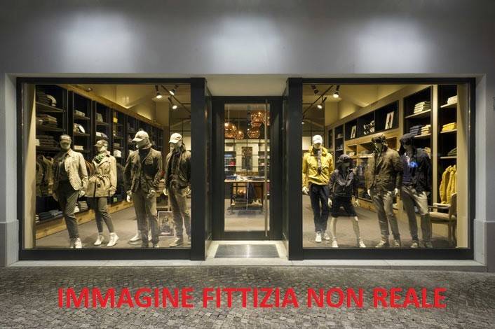 negozio in affitto a Campi Bisenzio