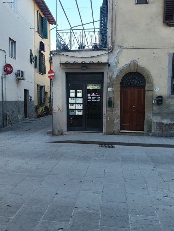 locale di sgombero in affitto a Campi Bisenzio