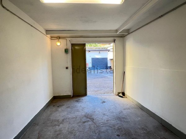 locale di sgombero in affitto a Campi Bisenzio