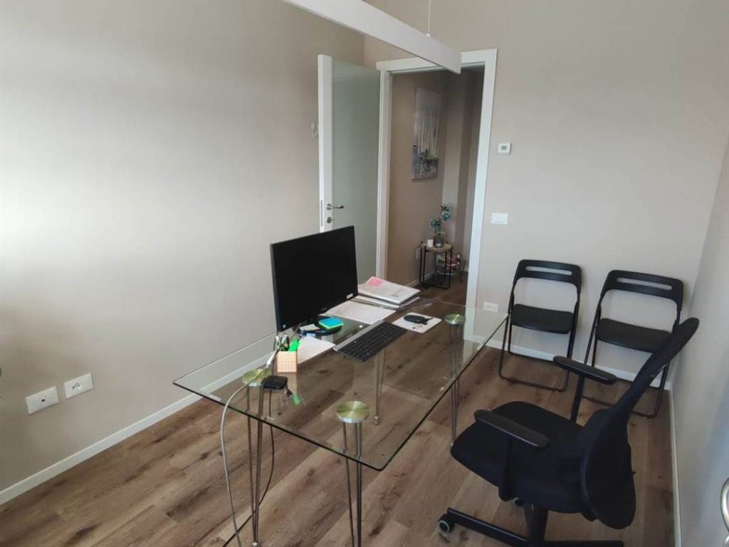 ufficio in affitto a Campi Bisenzio