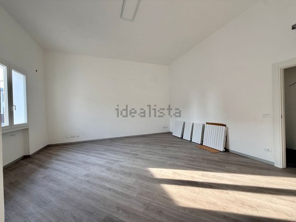 ufficio in affitto a Campi Bisenzio