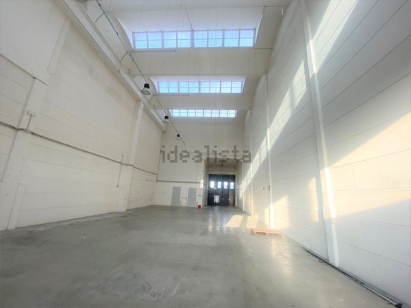 capannone in affitto a Campi Bisenzio