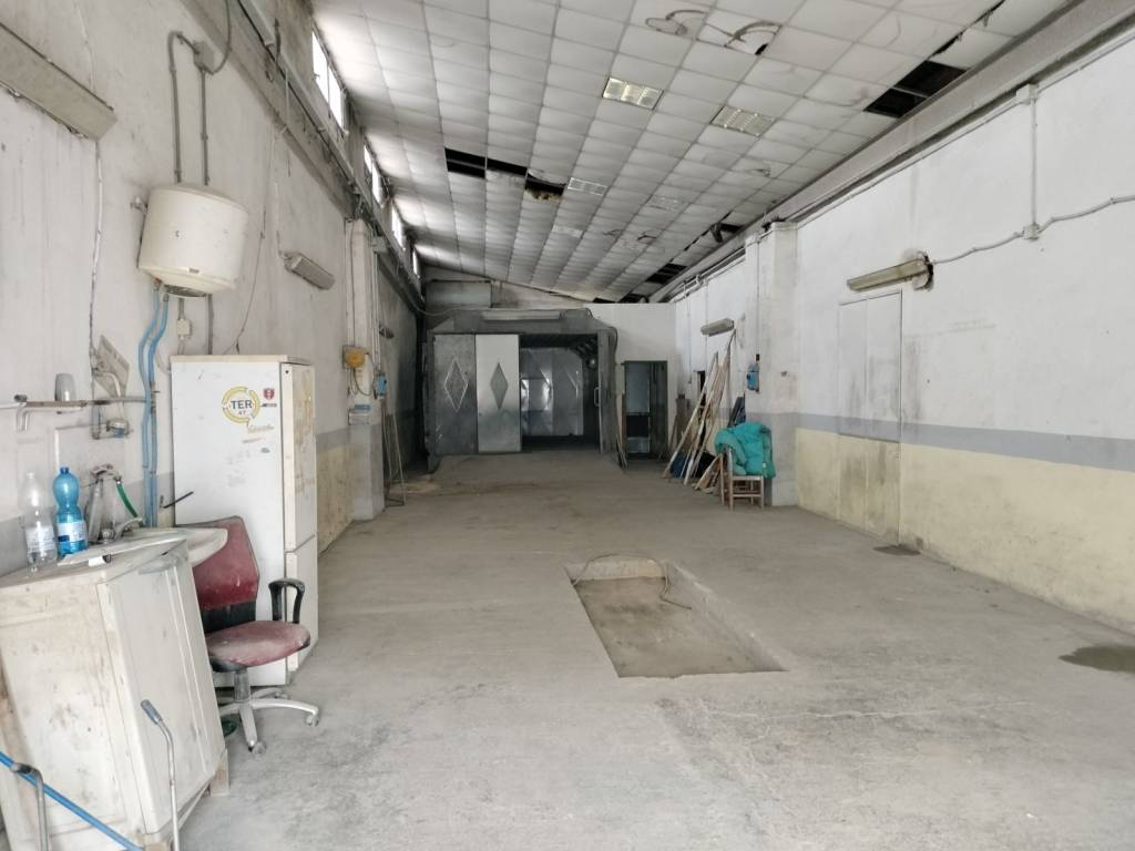 locale commerciale in affitto a Campi Bisenzio in zona San Donnino