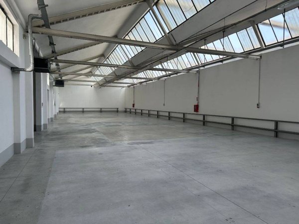 locale commerciale in affitto a Campi Bisenzio in zona Il Rosi