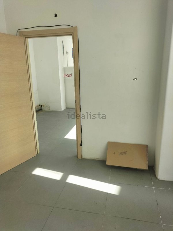 negozio in affitto a Campi Bisenzio