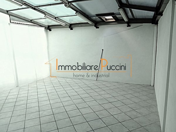 locale commerciale in affitto a Campi Bisenzio