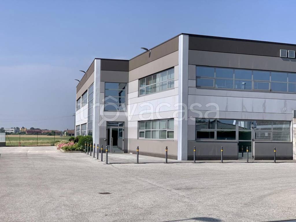 locale commerciale in affitto a Campi Bisenzio in zona Capalle