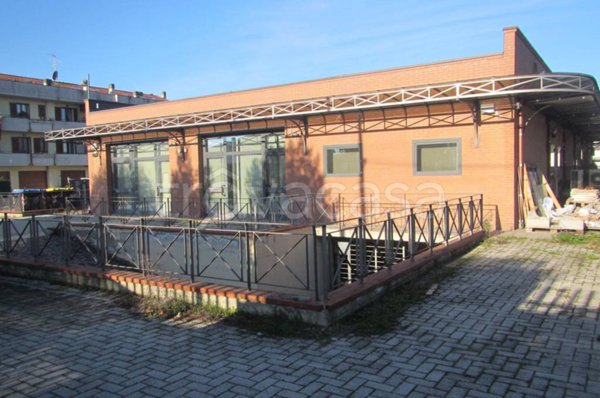 locale commerciale in affitto a Campi Bisenzio in zona Case Buffini