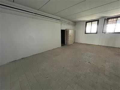 locale commerciale in affitto a Campi Bisenzio in zona Limite