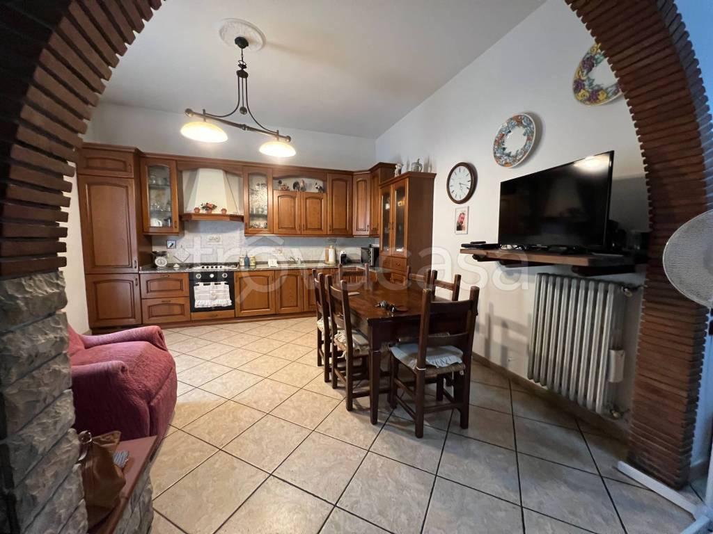 casa indipendente in affitto a Campi Bisenzio