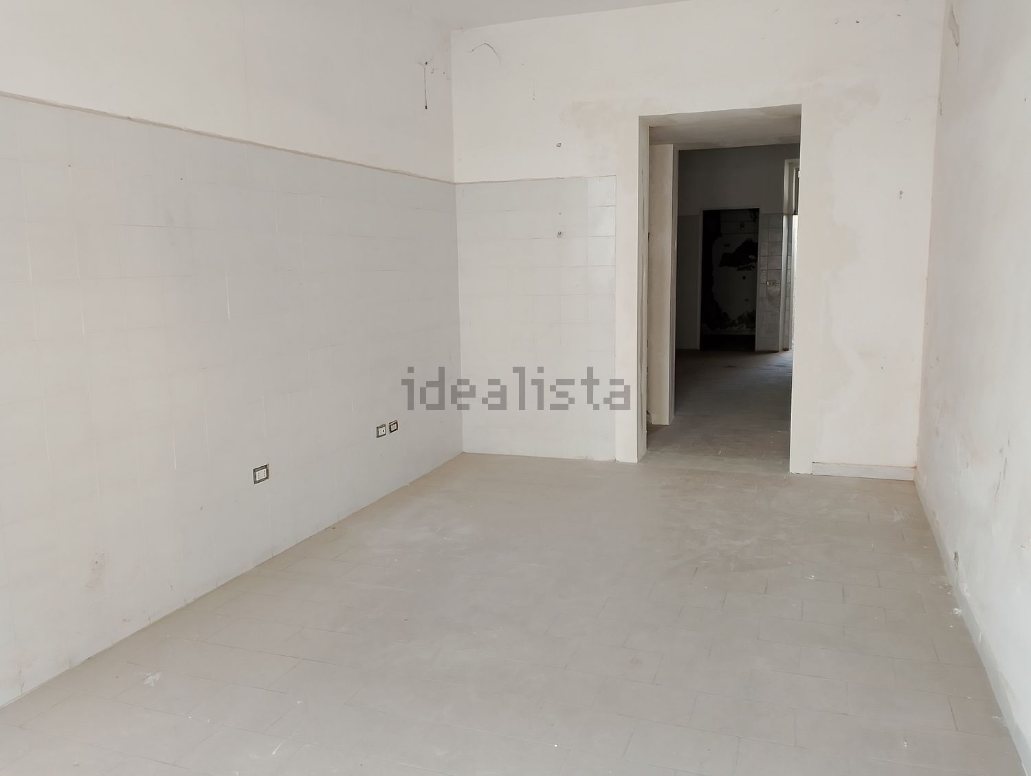 locale commerciale in affitto a Campi Bisenzio
