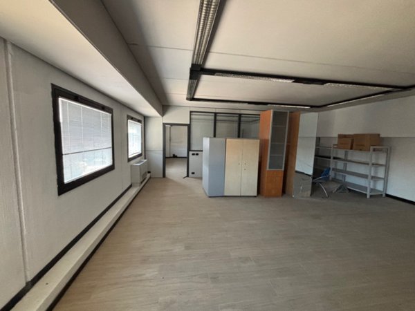 ufficio in affitto a Campi Bisenzio in zona Il Rosi