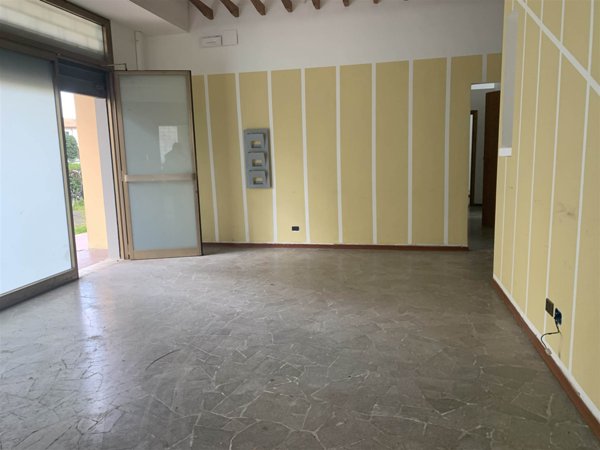 ufficio in affitto a Campi Bisenzio