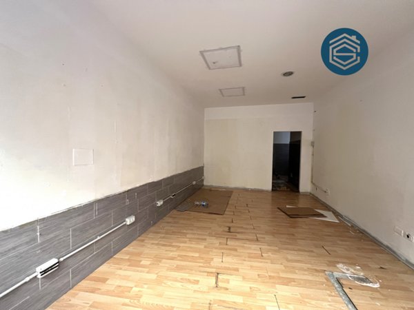 locale commerciale in affitto a Campi Bisenzio