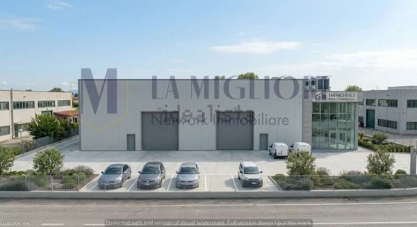 locale commerciale in affitto a Campi Bisenzio in zona Capalle