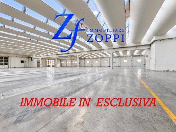locale commerciale in affitto a Campi Bisenzio in zona Capalle