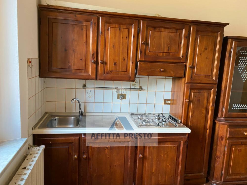 appartamento in affitto a Capraia e Limite in zona Castra