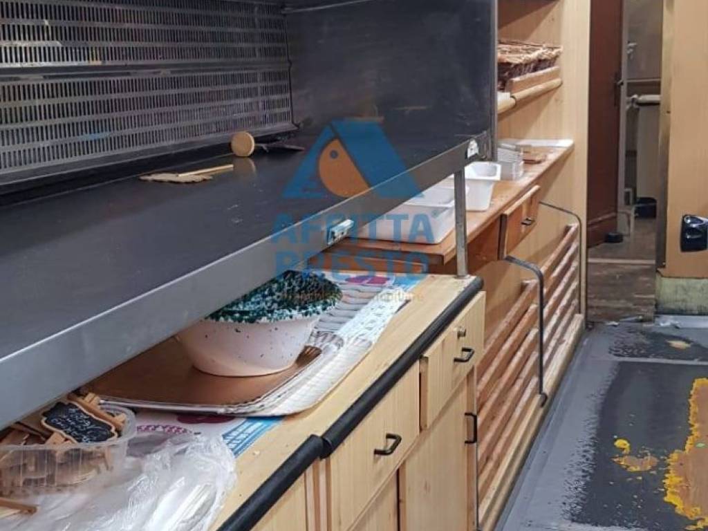 negozio in affitto a Capraia e Limite in zona Limite sull' Arno
