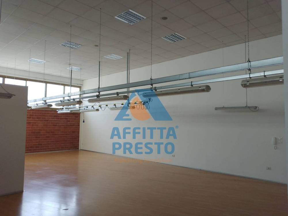 capannone in affitto a Capraia e Limite