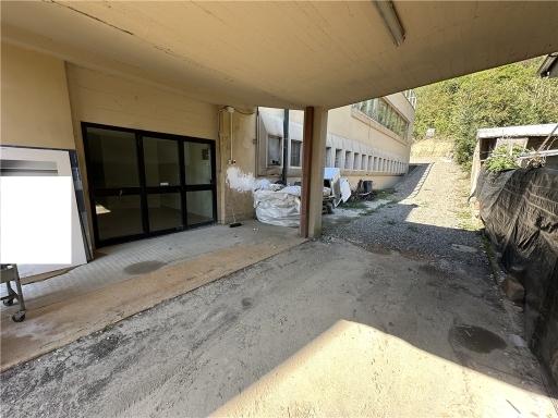 negozio in affitto a Capraia e Limite in zona Limite sull' Arno