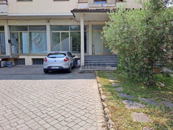 ufficio in affitto a Capraia e Limite