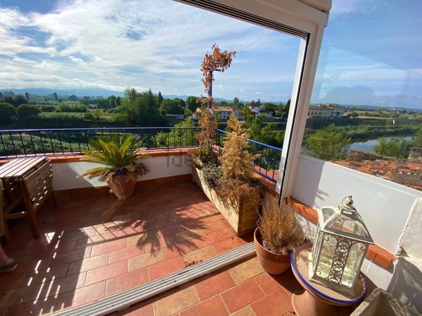 appartamento in affitto a Capraia e Limite in zona Limite sull' Arno