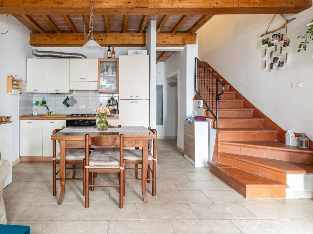 appartamento in affitto a Capraia e Limite in zona Limite sull' Arno