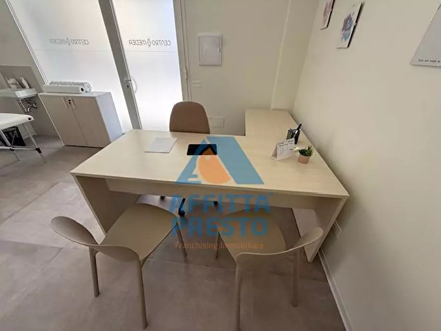 ufficio in affitto a Capraia e Limite in zona Castra