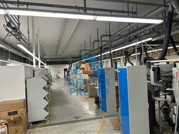 locale commerciale in affitto a Capraia e Limite in zona Limite sull' Arno