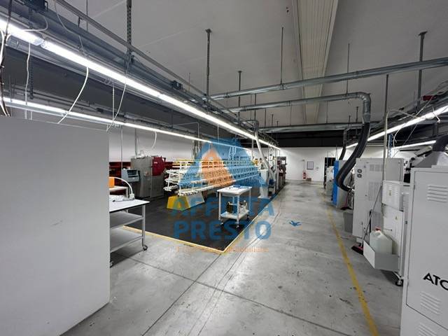 locale commerciale in affitto a Capraia e Limite in zona Limite sull' Arno