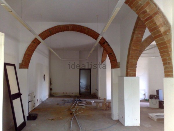 locale commerciale in affitto a Castelfiorentino