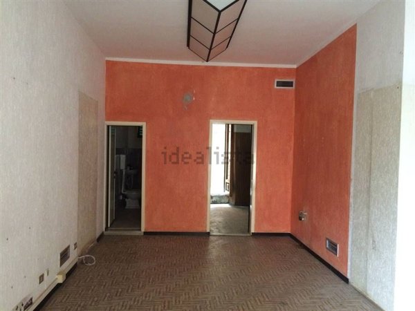 locale commerciale in affitto a Castelfiorentino