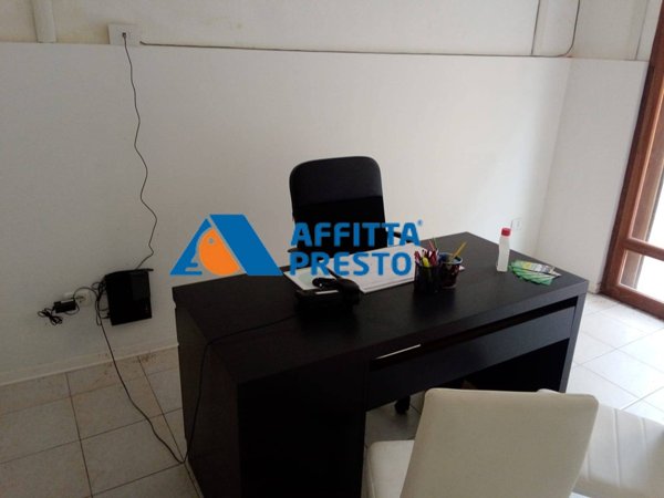 locale commerciale in affitto a Castelfiorentino