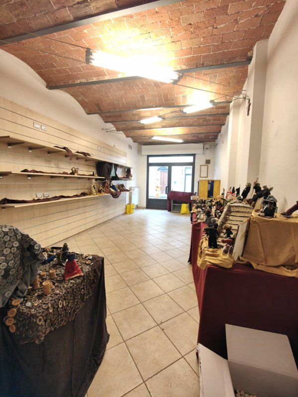 negozio in affitto a Cerreto Guidi
