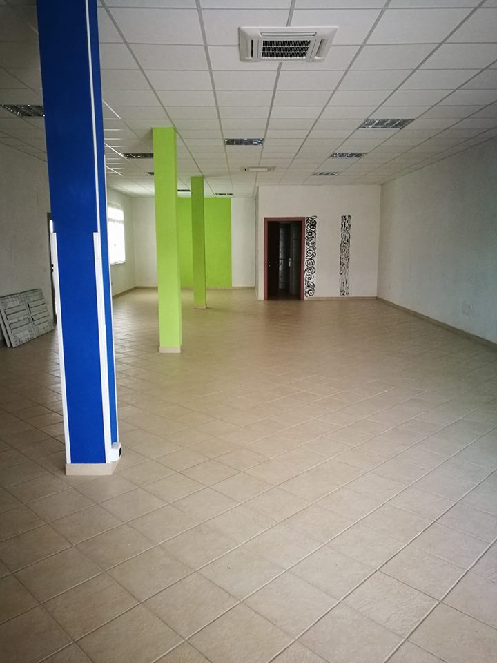 negozio in affitto a Cerreto Guidi in zona Stabbia