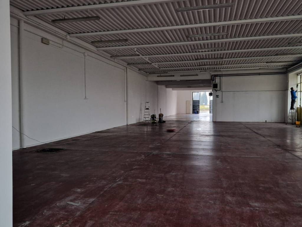 locale commerciale in affitto a Cerreto Guidi